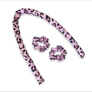 Beachwaver’s Pink Catwalk Satin Foam Heatless Roller